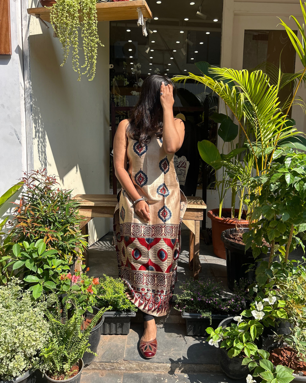 SAANJ - Masru Silk Spaghetti Stright Kurti Off-White