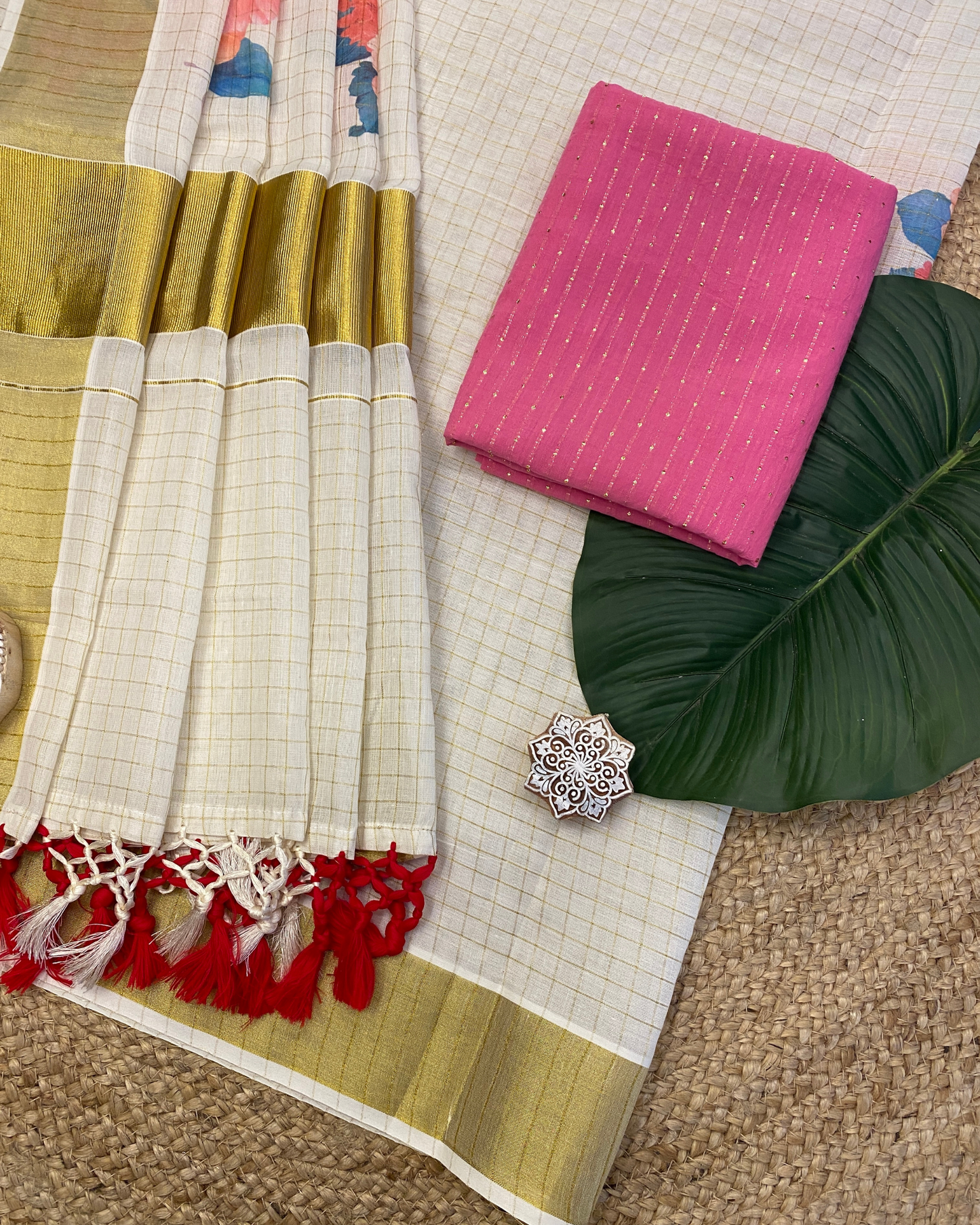 NEELAAMBARI- Floralprinted set saree