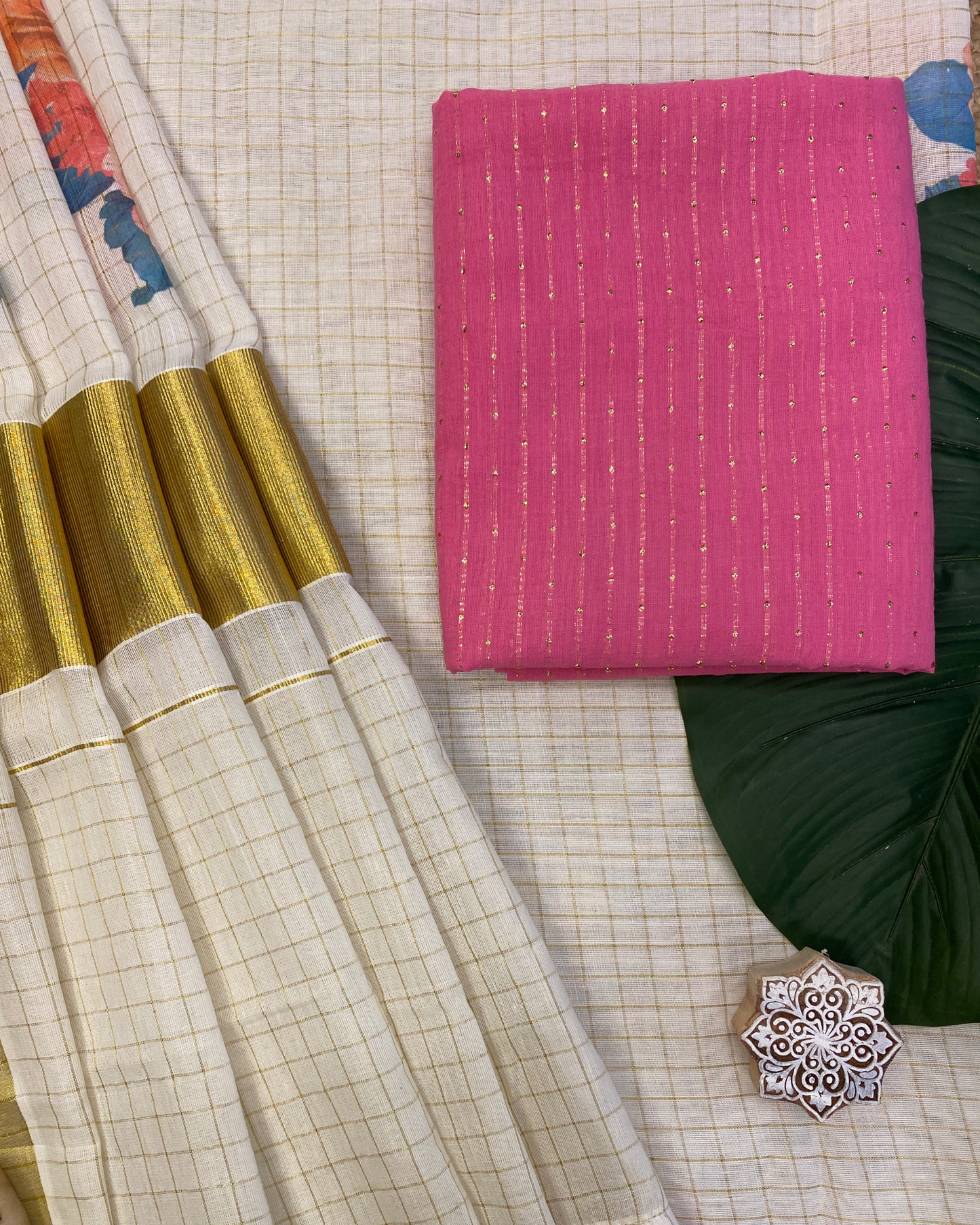 NEELAAMBARI- Floralprinted set saree