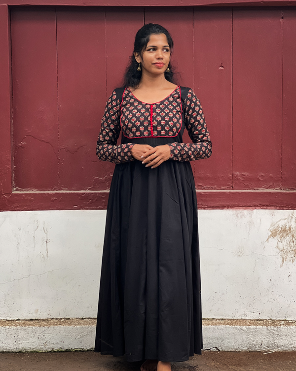 PATHMAM- Black base yokecut panel anarkali