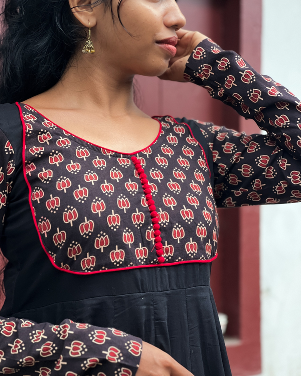 PATHMAM- Black base yokecut panel anarkali