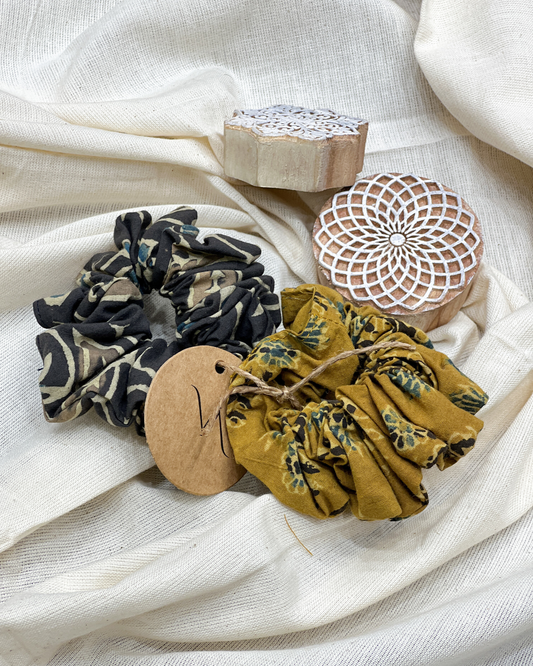 COTTON AJRAKH BLOCK PRINTED ELASTIC SCRUNCHIES