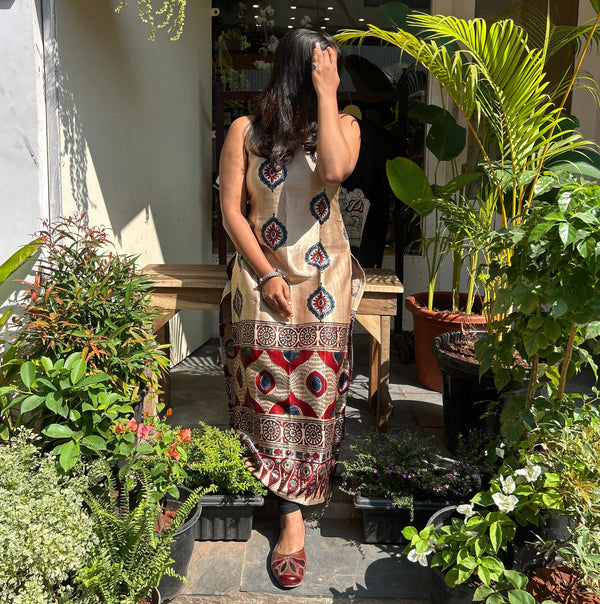 SAANJ - Masru Silk Spaghetti Stright Kurti Off-White