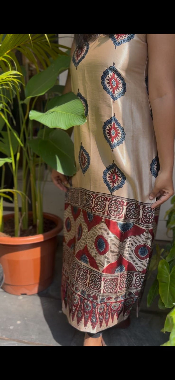 SAANJ - Masru Silk Spaghetti Stright Kurti Off-White