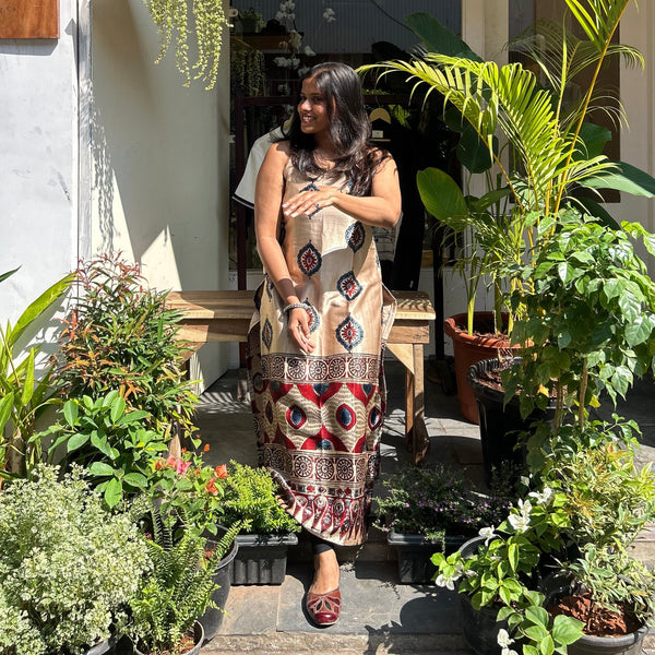 SAANJ - Masru Silk Spaghetti Stright Kurti Off-White