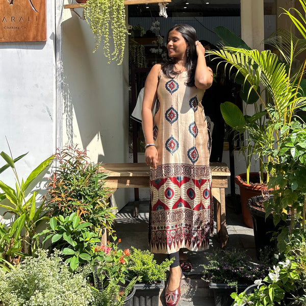 SAANJ - Masru Silk Spaghetti Stright Kurti Off-White