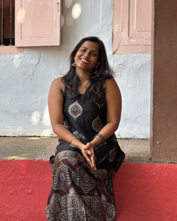 SAANJ - Masru Silk Spaghetti Stright Kurti Black