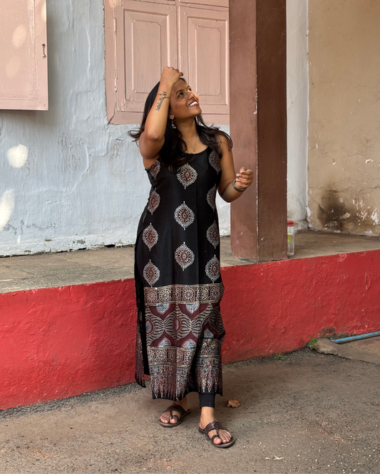 SAANJ - Masru Silk Spaghetti Stright Kurti Black