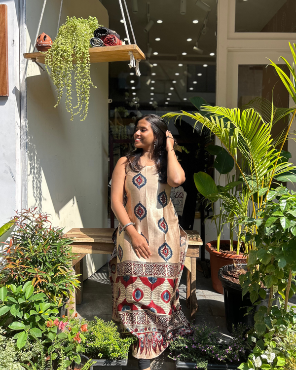 SAANJ - Masru Silk Spaghetti Stright Kurti Off-White