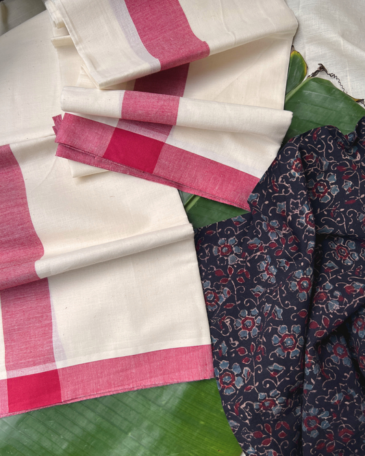 MULLOTH SETMUNDU WITH AJRAKH PRINTED BLOUSE PIECE