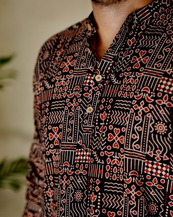 POONTHANAM - Short Kurtha (Black)