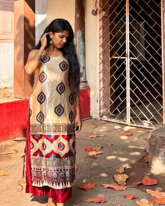 SAANJ - Masru Silk Spaghetti Stright Kurti Off-White